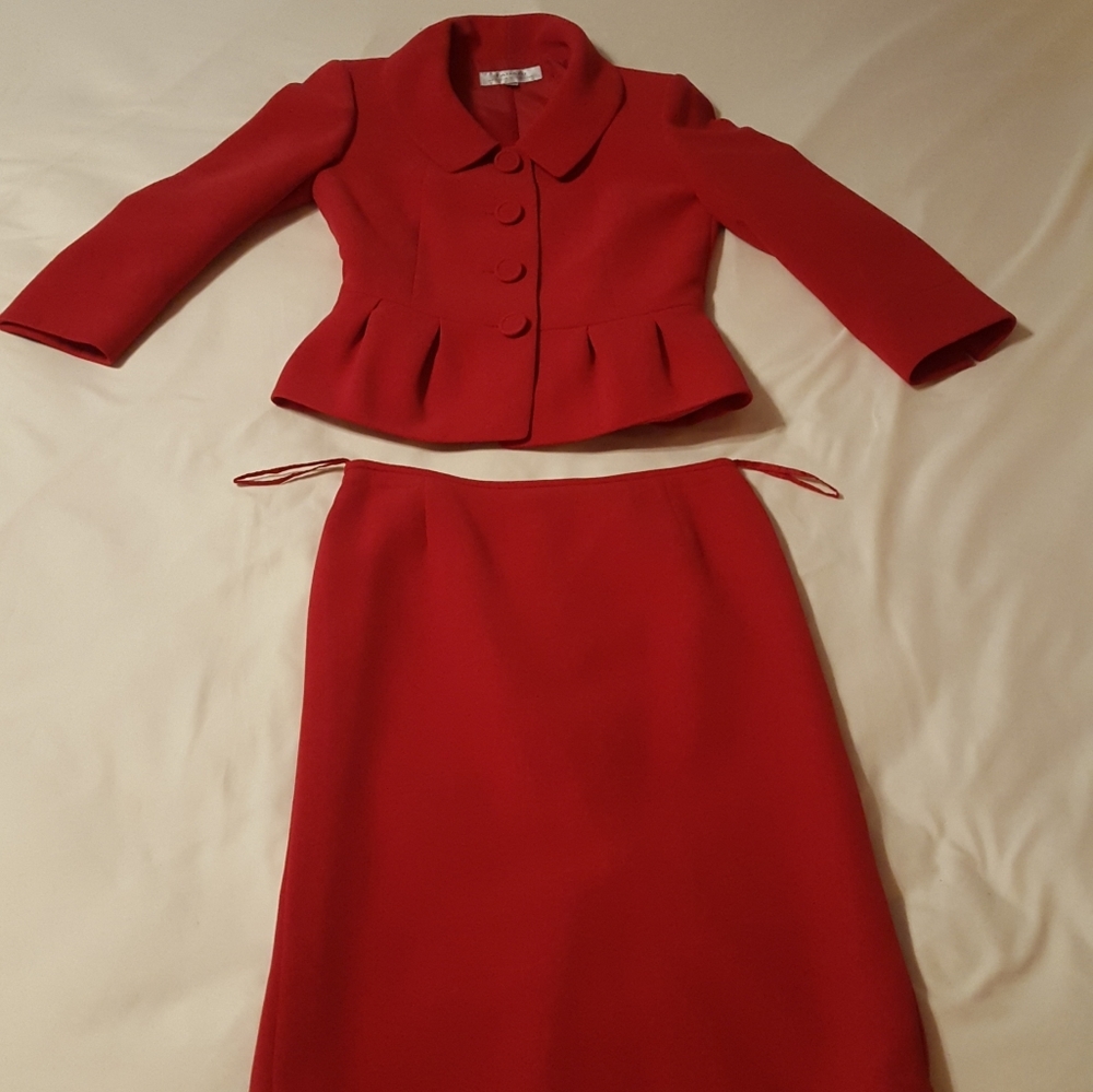 Tahari 2 pc red suit